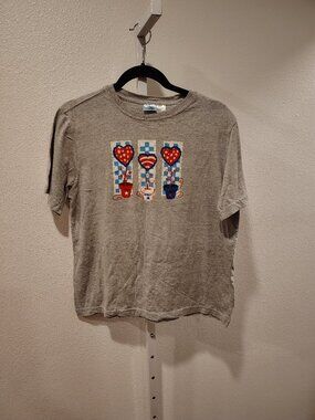 Women's Short Sleeve Top Gray Graphic Size Medium Hearts Red White Blue